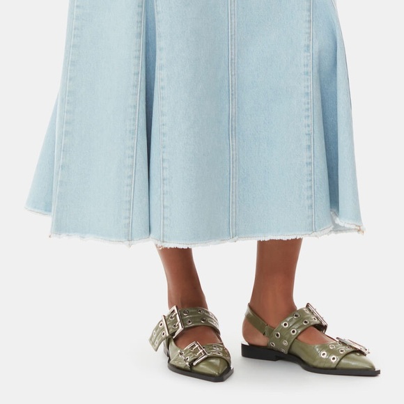 Green Feminine Buckle Ballerinas - Picture 3 of 9